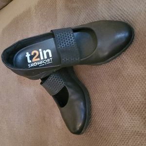 t2in Skomfort Mary Jane shoes size 7.5 black